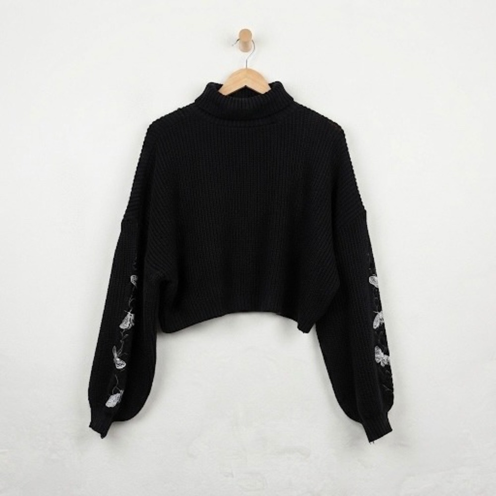 ROMWE Goth Moth Embroidered Crop Sweater Black 4XL Balloon Sleeve Whimsigoth - Picture 2 of 11